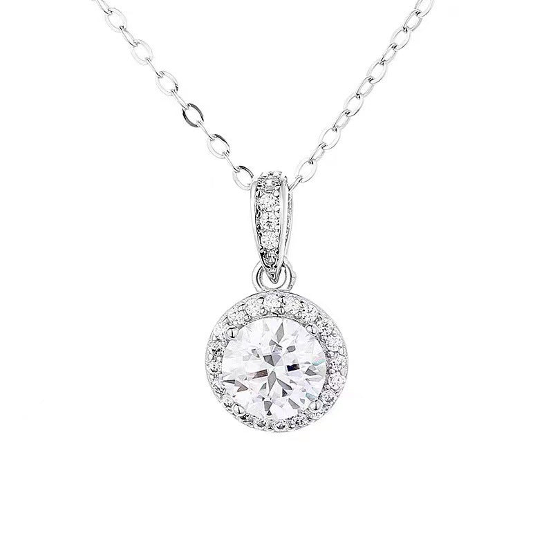 Kette mit Kristallanhänger