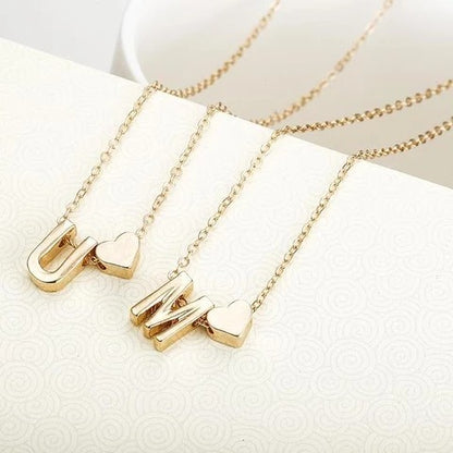 Buchstabenkette mit Herz